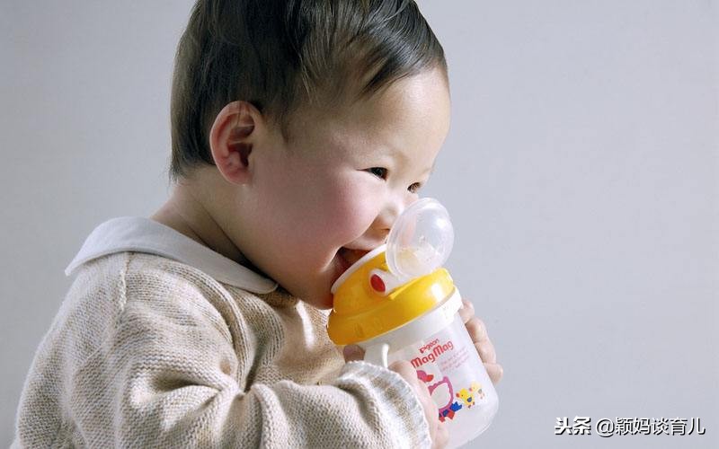 一到冬天皮肤干燥起皮用什么护肤,一到换季宝宝皮肤干燥