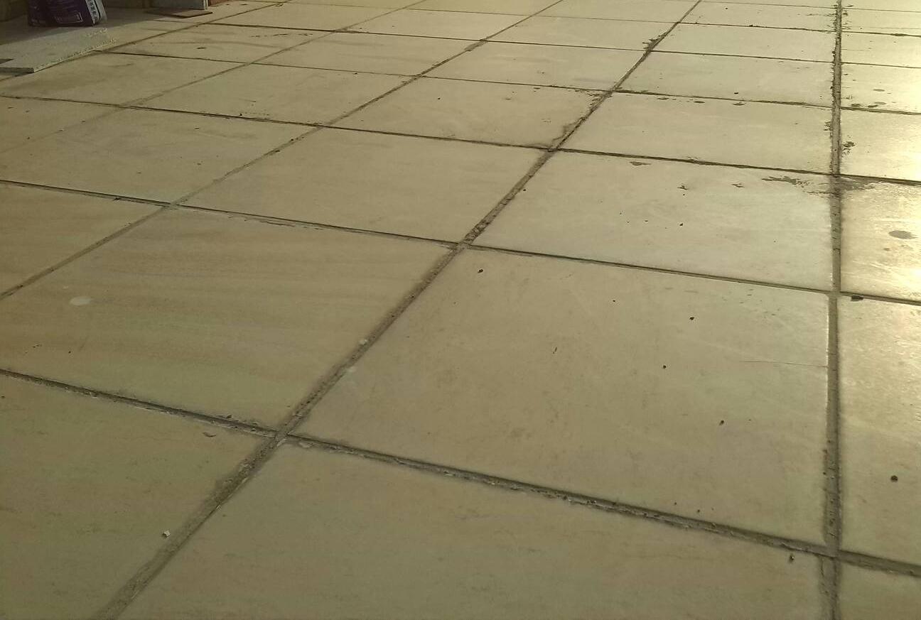 新房装修填缝好还是美缝好,墙上砖不做美缝留2mm做勾缝可以吗