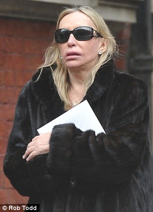 非洲巨富私生女嫁英国帅侯爵，却被婆婆嫌糟蹋400年血脉？