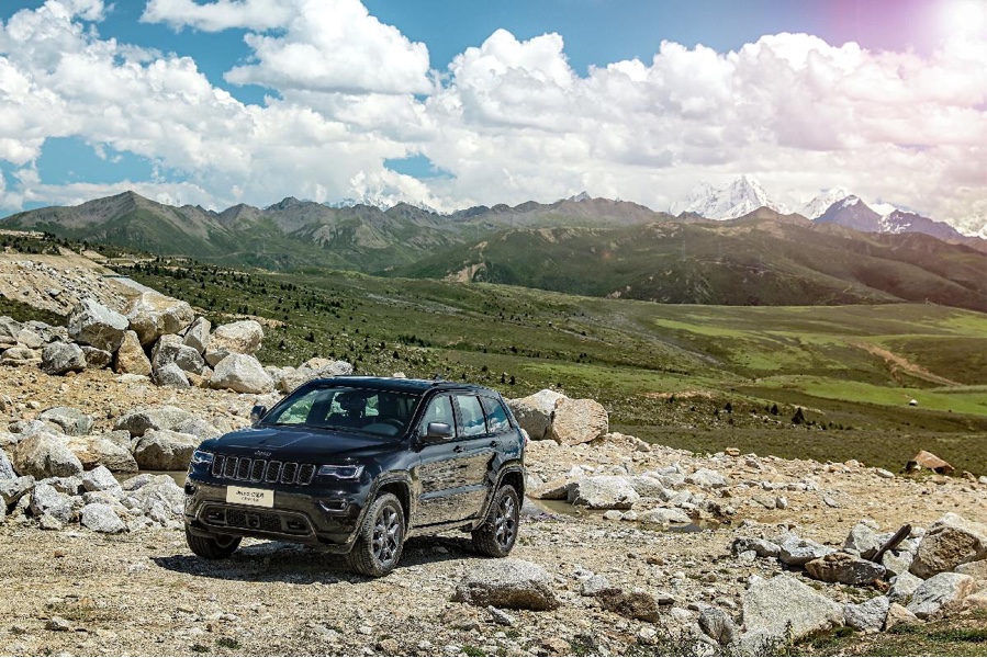 百万suv横评大切诺基,进口版大切诺基四驱高性能版