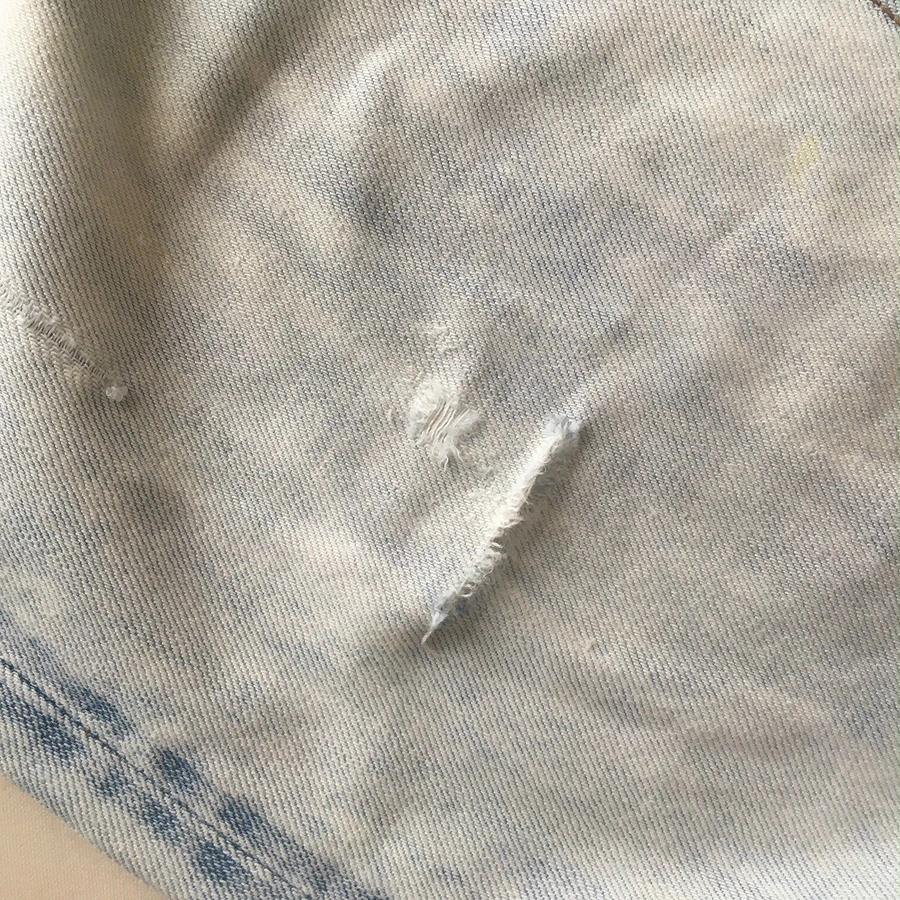 牛仔裤烂了个洞应该如何修补,牛仔裤边磨破了怎么修补