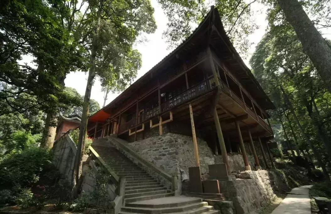 峨眉山最后一段路要多久,峨眉山4月免费