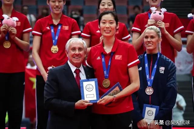 太搞笑！仍在夜郎自大鼓吹全华班，干脆留起辫子去读子曰诗云吧！