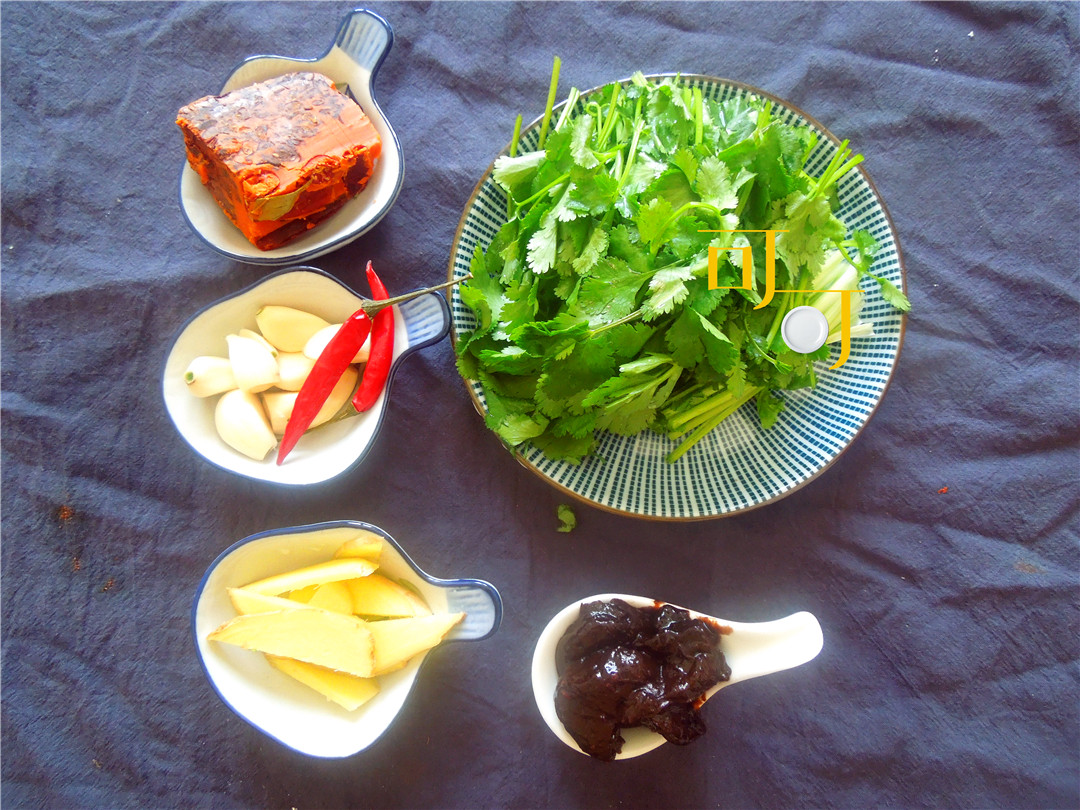 火锅底料自己在家怎么做麻辣香锅,不辣的火锅底料做麻辣香锅