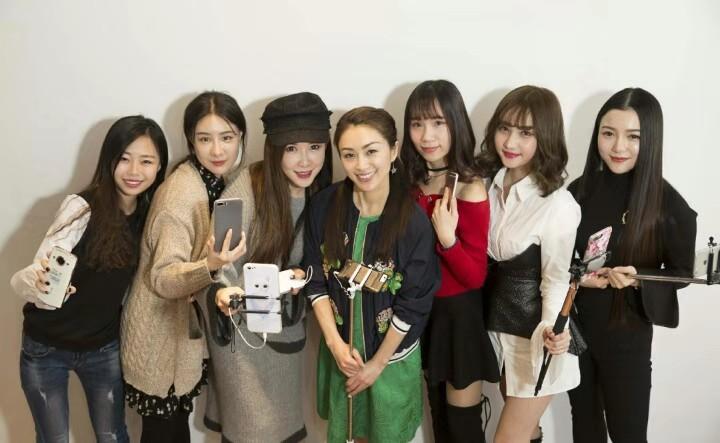 酒井法子邓丽君同台,酒井法子唱哭全场视频