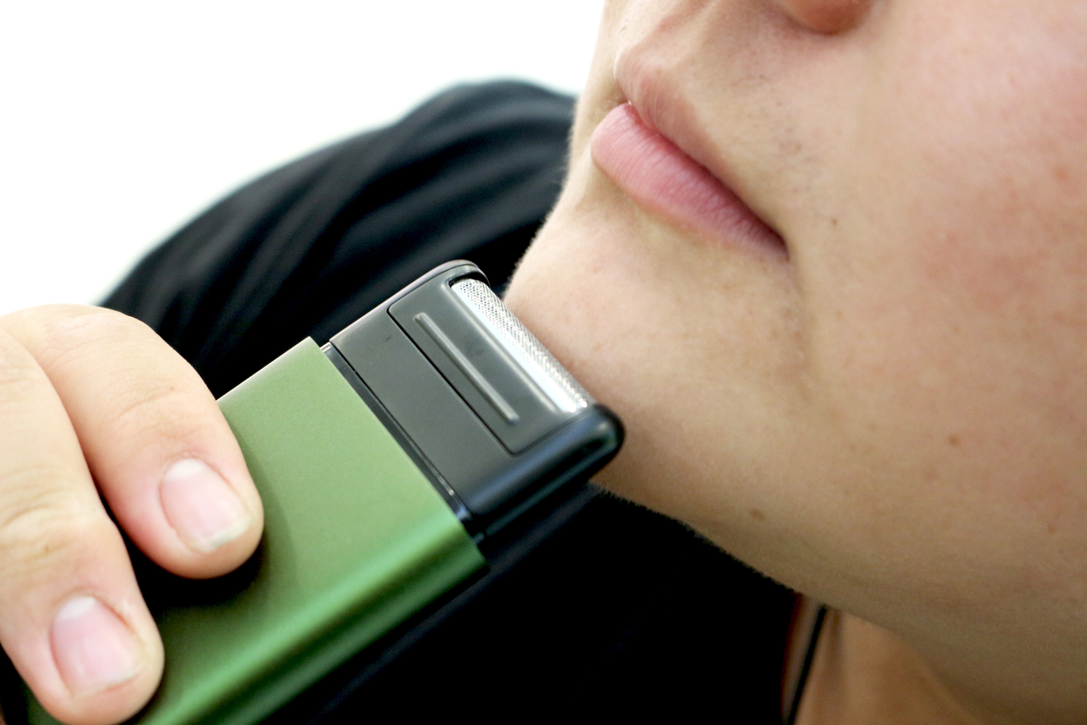 须眉便携式电动剃须刀说明书,须眉便携式卡片剃须刀