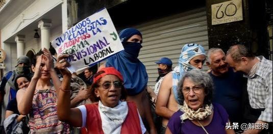 凭本事借的钱,为什么要还?国家欠钱不还当“老赖”,怎么办?