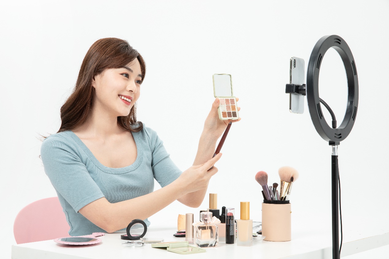 天生黄黑皮怎么变白,黄黑皮变白