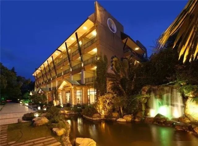 羞羞的铁拳泳池取景,潮州绿岛山庄景区