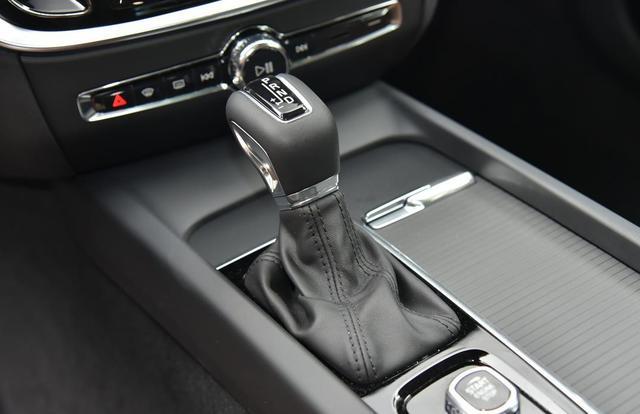 沃尔沃v60什么时候入手最合适,沃尔沃v60试驾386匹马力