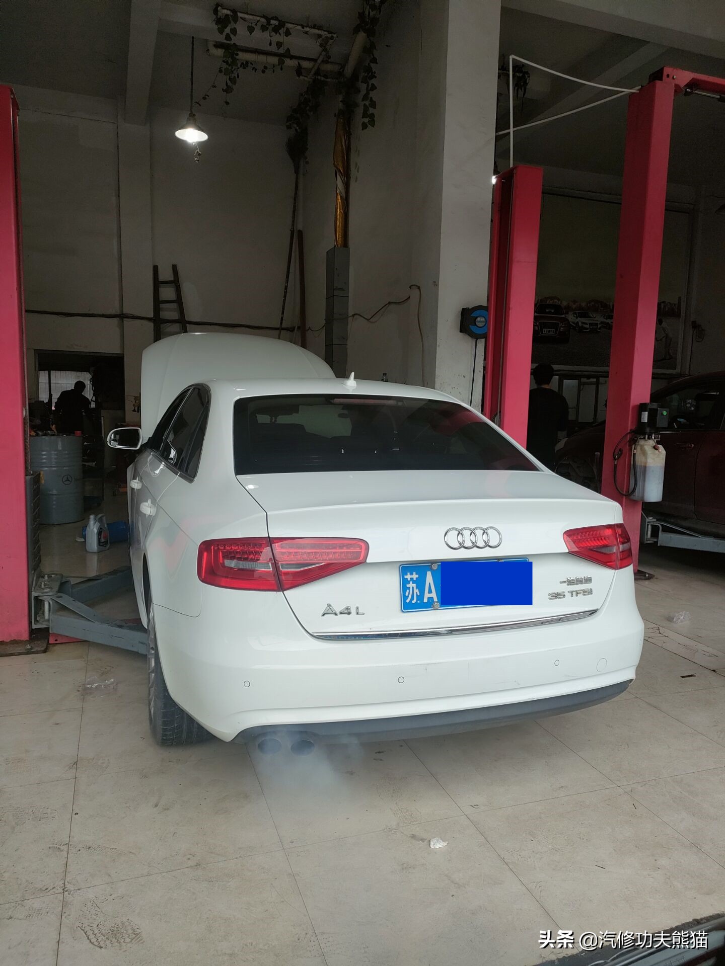 2013款奥迪a4l烧机油怎么解决,奥迪a4l突然全车无电是什么原因