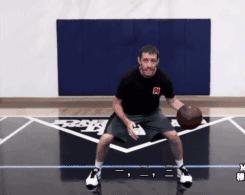 篮球过人技巧胯下运球还能这样玩,篮球胯下运球技巧教学小学生