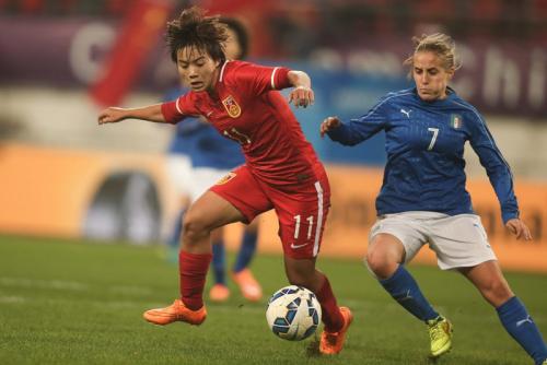 中国女足晋级奥运会王霜关键一脚,女足王霜助力中国队赢得重要胜利