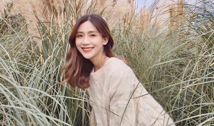 女生拍照pose大全教你拍出好照片,女生拍照摆pose的10个技巧