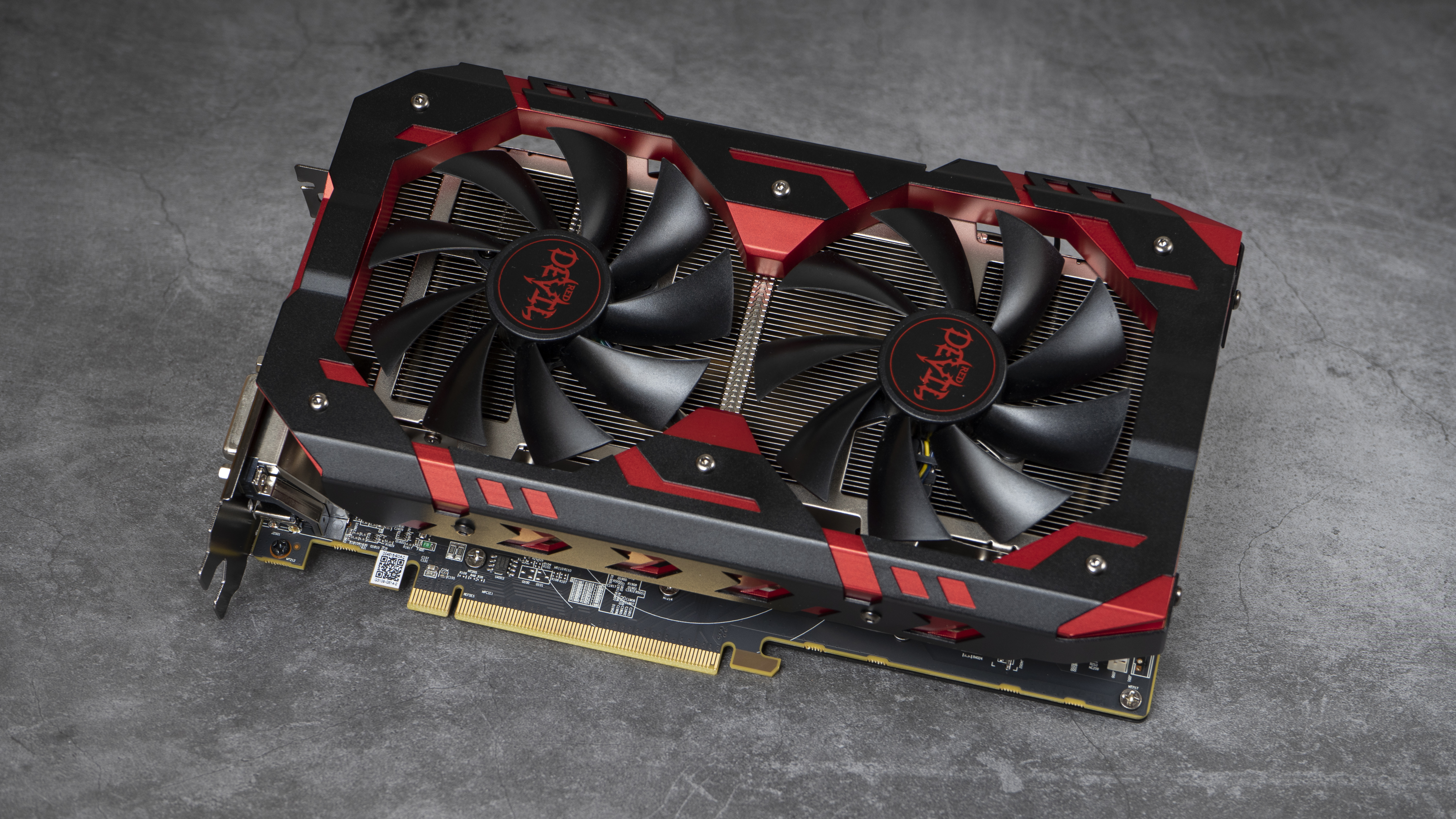 迪兰rx5908g显卡测评,rx590迪兰恶魔和蓝宝石超白金