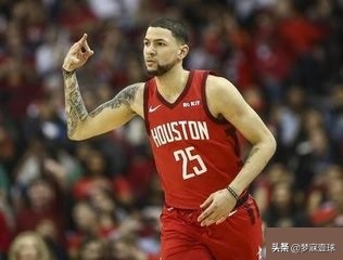 三场比赛一共进七个球,三场比赛一球不进