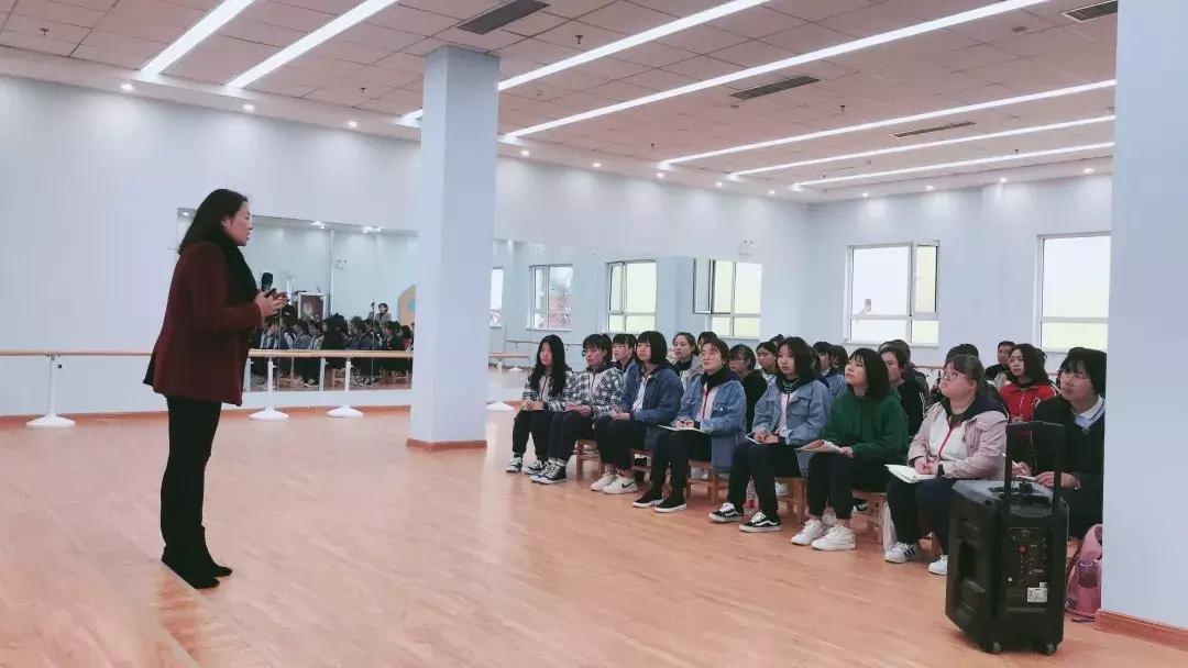 深泉学院幼教专业研学世纪昂立助力人才成长