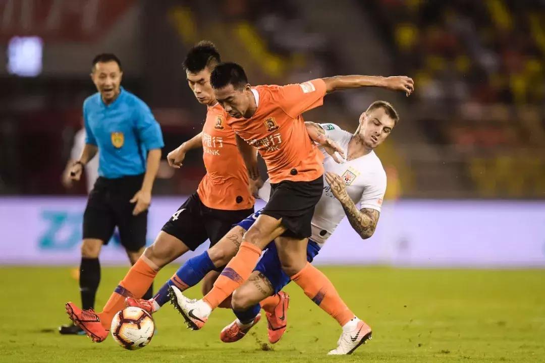 武汉卓尔2-1击败天津天海,武汉卓尔和山东鲁能交手战绩