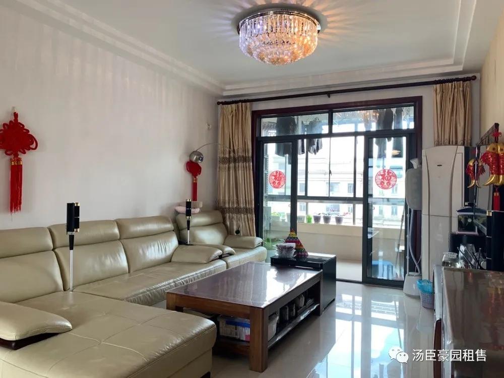 张江汤臣豪园四期新出精装修三房,业主自住保养不错,诚售1800W