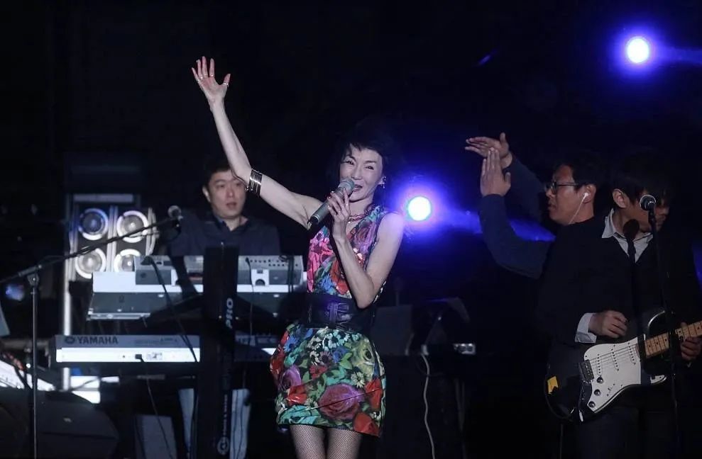 张曼玉周润发潇洒哥,张曼玉青蛇许仙