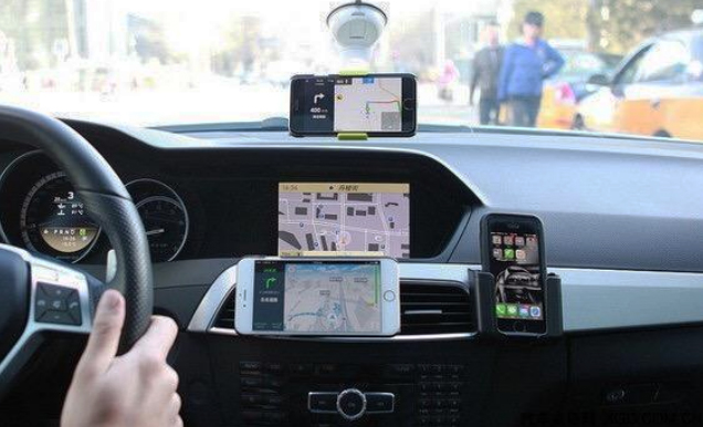 开车看手机导航太危险,开车看导航很累是什么原因