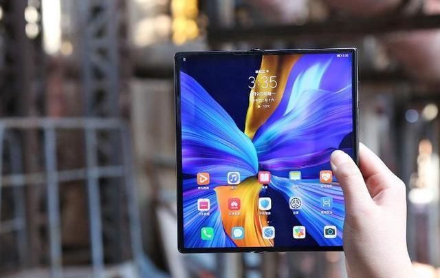 华为matexs屏幕小裂纹,华为matexs碎屏险多少钱