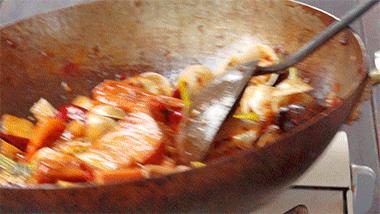 在家怎么做个好吃的麻辣香锅,怎样在家做简单的麻辣香锅