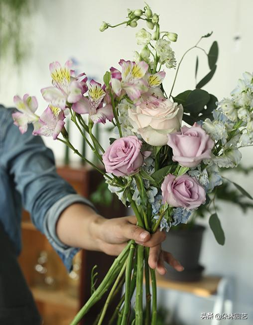 鲜花扎花束教程,手把手教你螺旋花束扎法