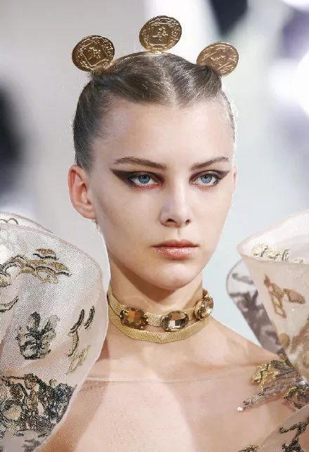 高定eliesaab刘亦菲,eliesaab高定仙女裙