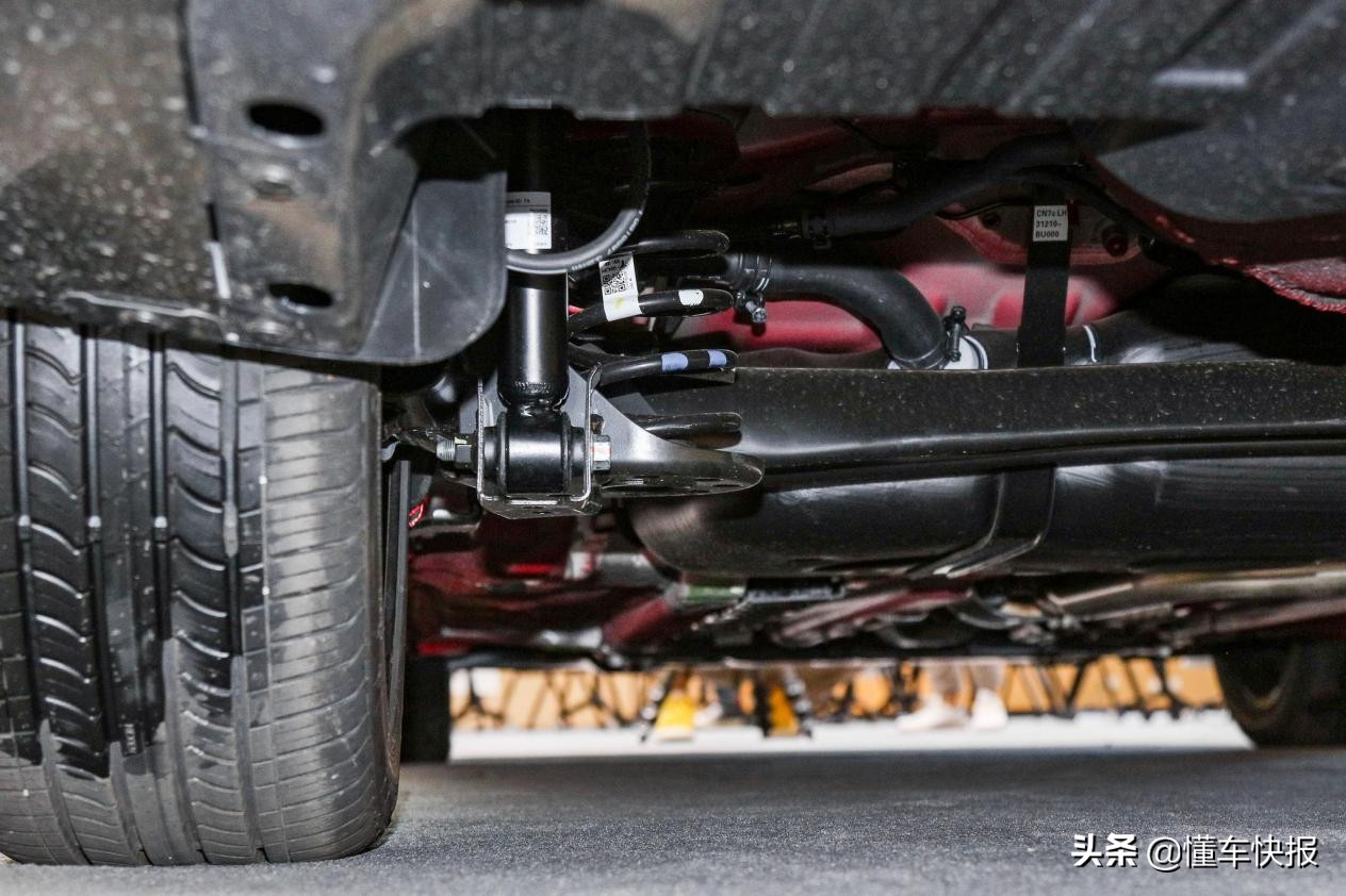 第七代伊兰特和全新伊兰特区别,第六代伊兰特对比第七代伊兰特