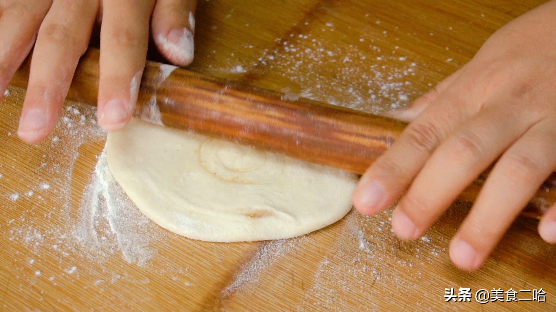 鸡蛋灌饼鼓大泡,鸡蛋灌饼做法全过程小视频