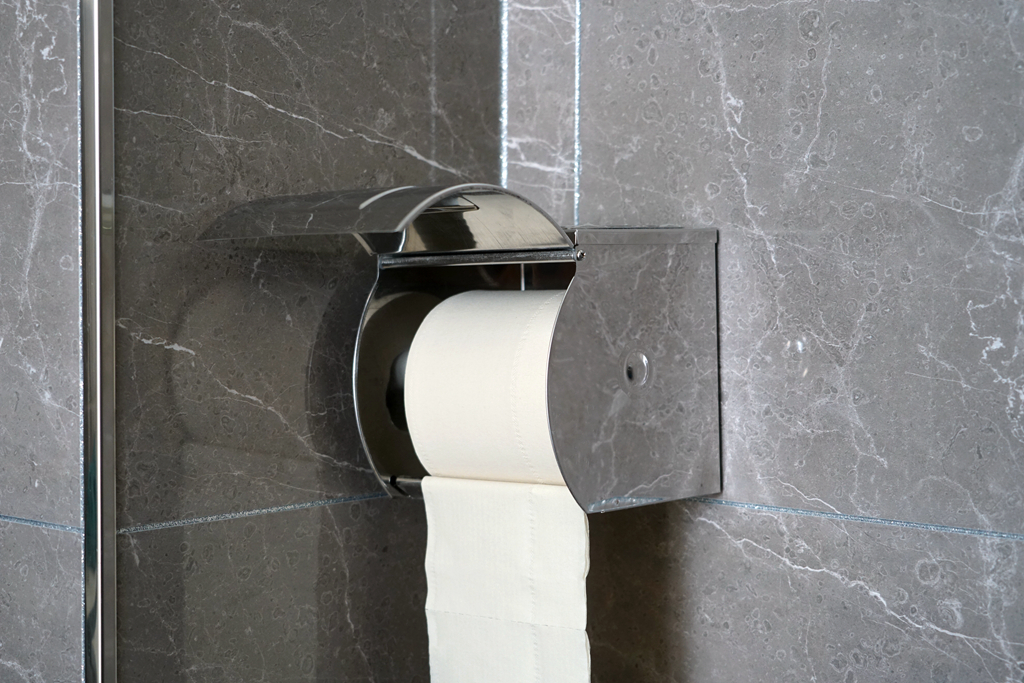 希箭卫浴和统用卫浴哪个好,希箭卫浴用品选择多少价位合适