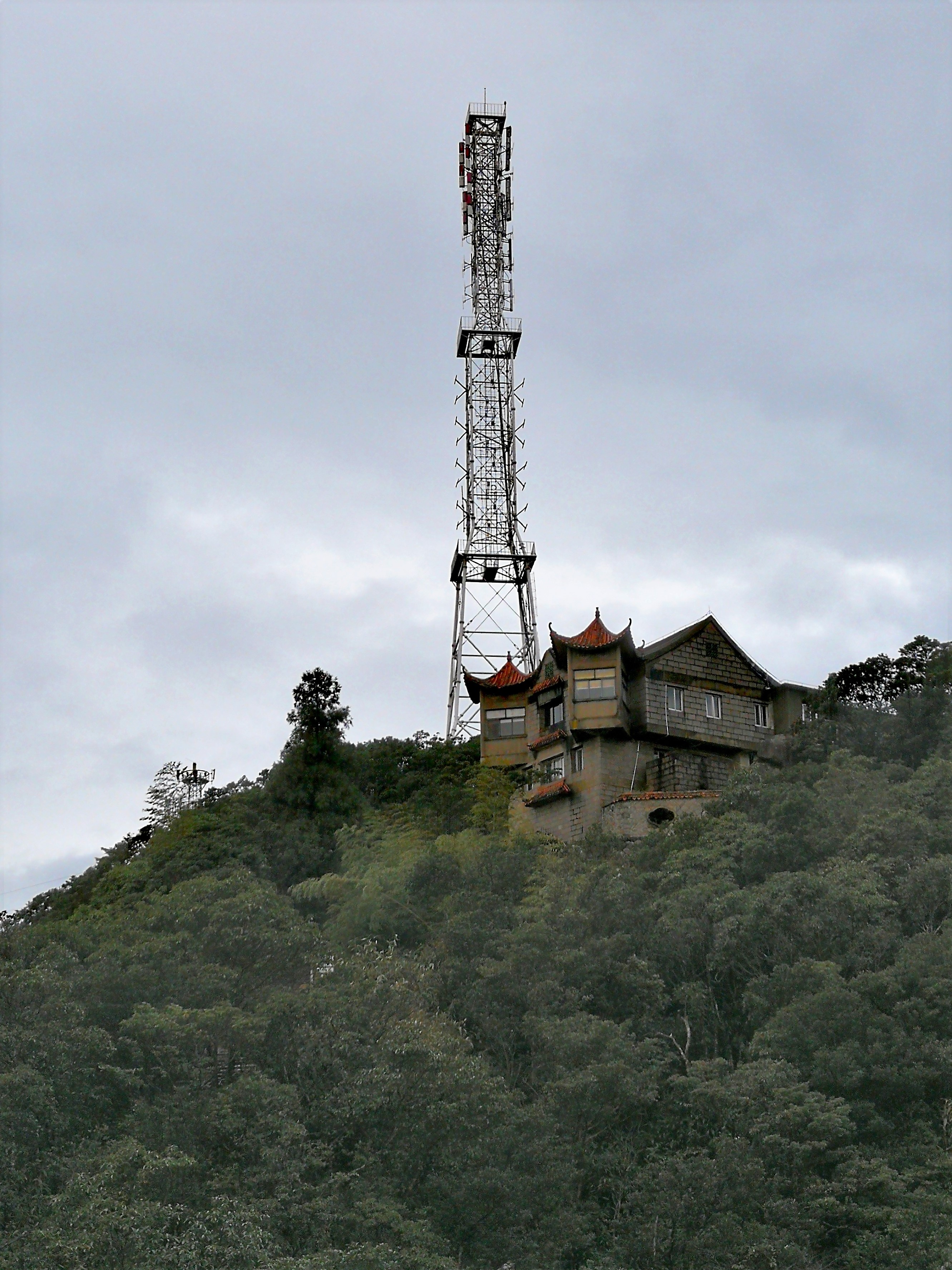太姥山山顶日出,雨中的太姥山云雾缭绕