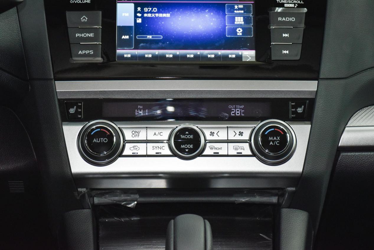 斯巴鲁力狮四驱油耗与竞品比较,斯巴鲁力狮水平对置6缸