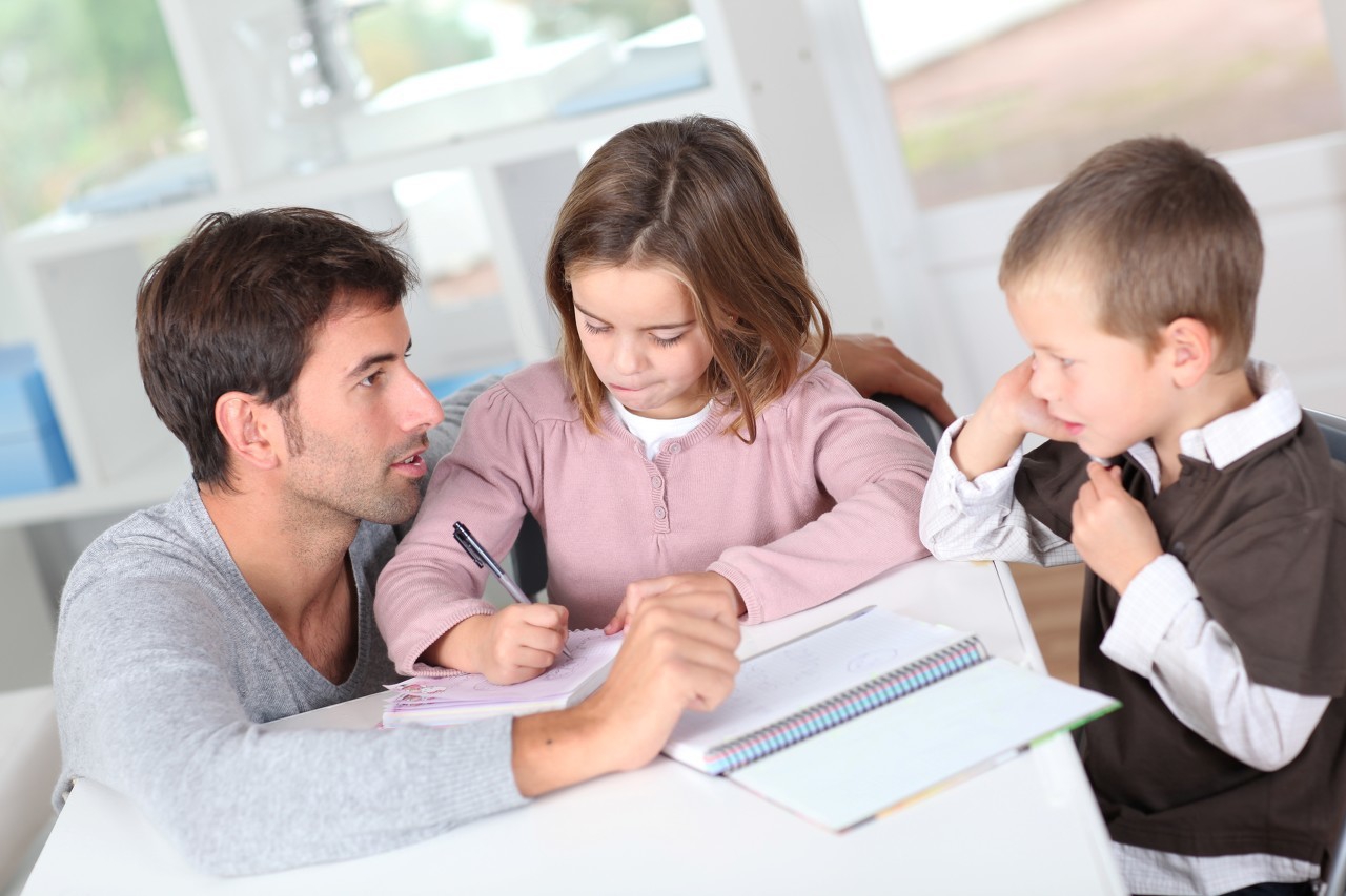 看小学生写作文居然哭了,小学生离谱作文看哭了