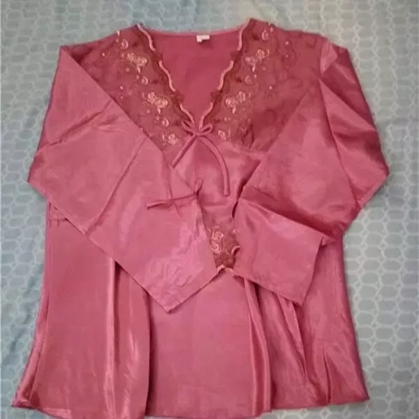 白衣服变黄加白醋泡了洗有用吗,白衣服发黄可以用醋泡吗