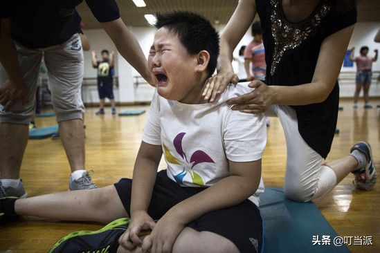 孩子一言不合就哭怎么解决,孩子爱哭心理特别脆弱该怎样引导