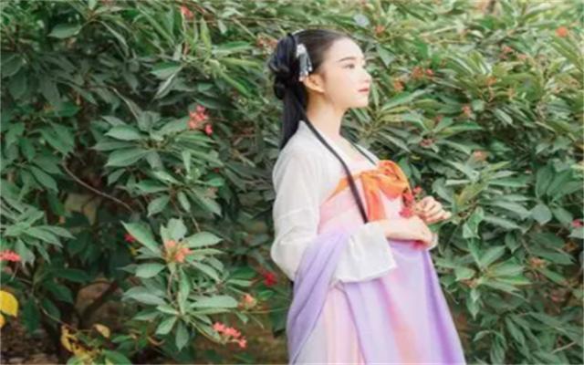 豆蔻之年是形容女性多少岁,豆蔻年华是不是指女子15岁的时候