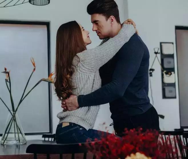 怎么辨别男人在外面找过女人,男人哄骗外面女人的惯用伎俩