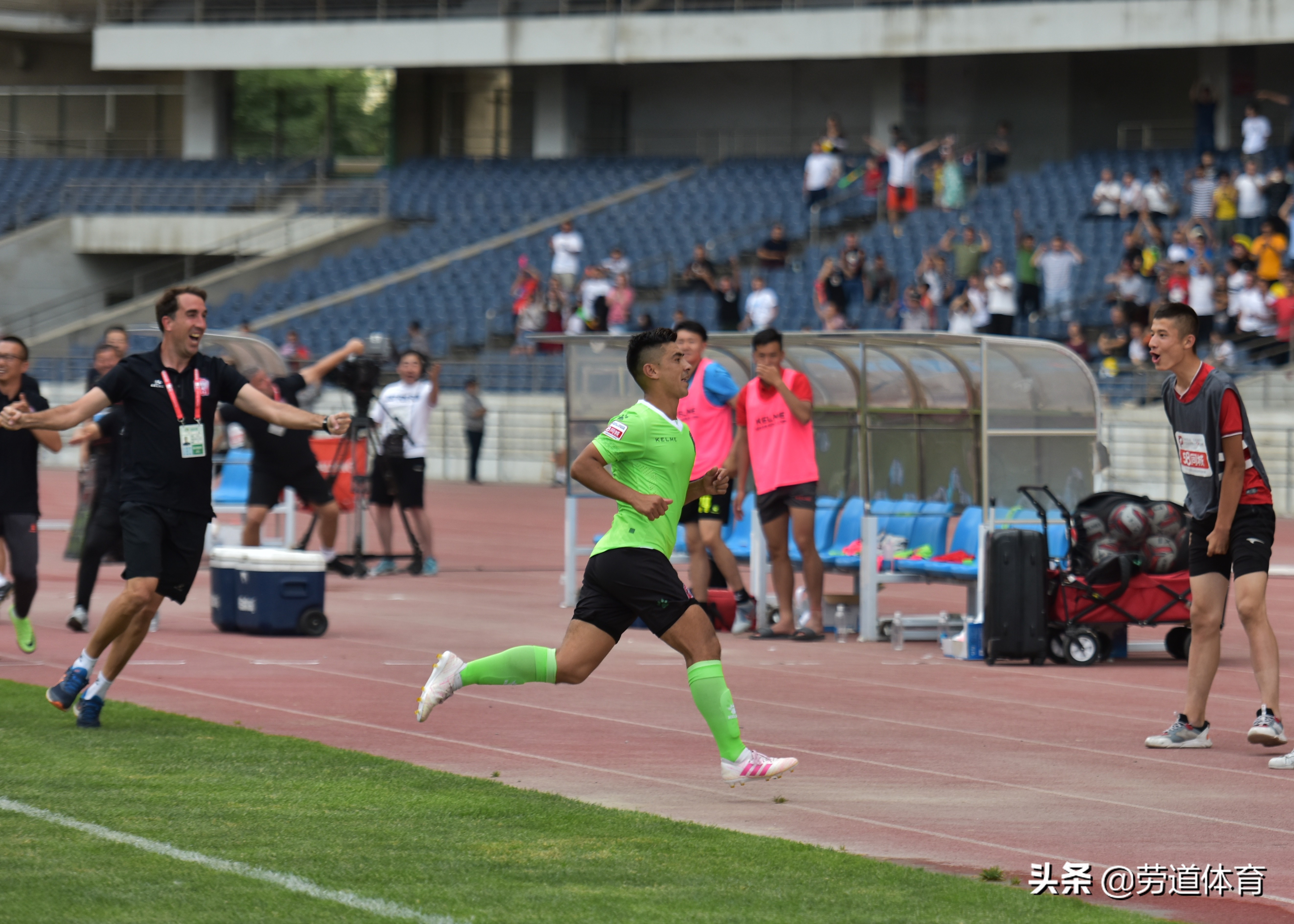 帮助雪豹绝杀石家庄永昌的努尔买买提，曾是*疆新**任意球小王子