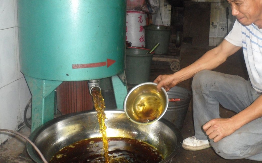 自榨油和超市油哪个安全,桶装油和自榨油哪个好