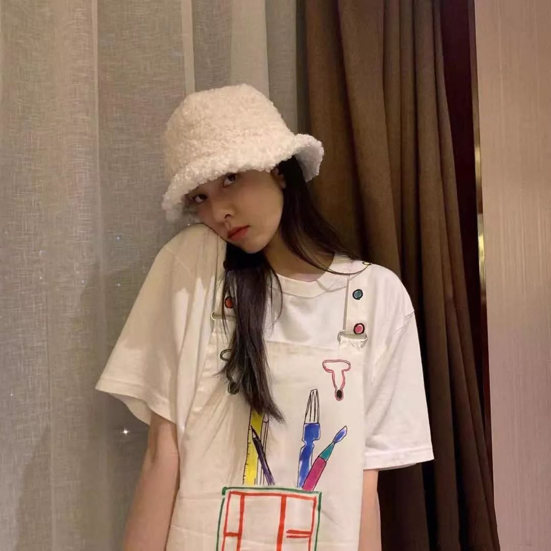 休闲风格羊羔绒渔夫帽,明星同款渔夫帽时髦显瘦又防晒