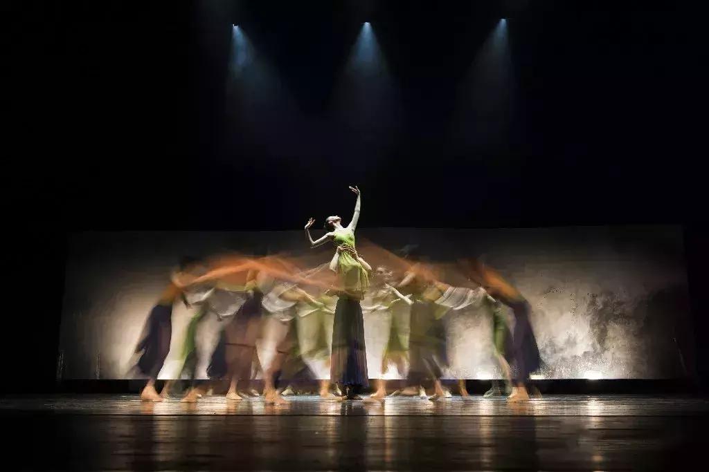 浩然铁军演出视频,保利大剧院芭蕾舞剧