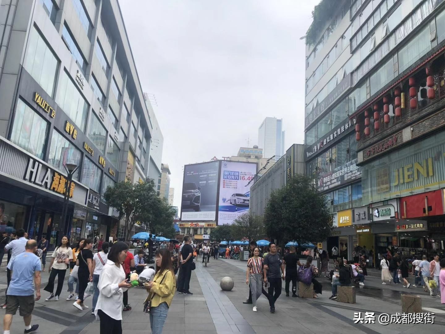 成都的春熙路和太古里,成都春熙路的步行街与太古里比较