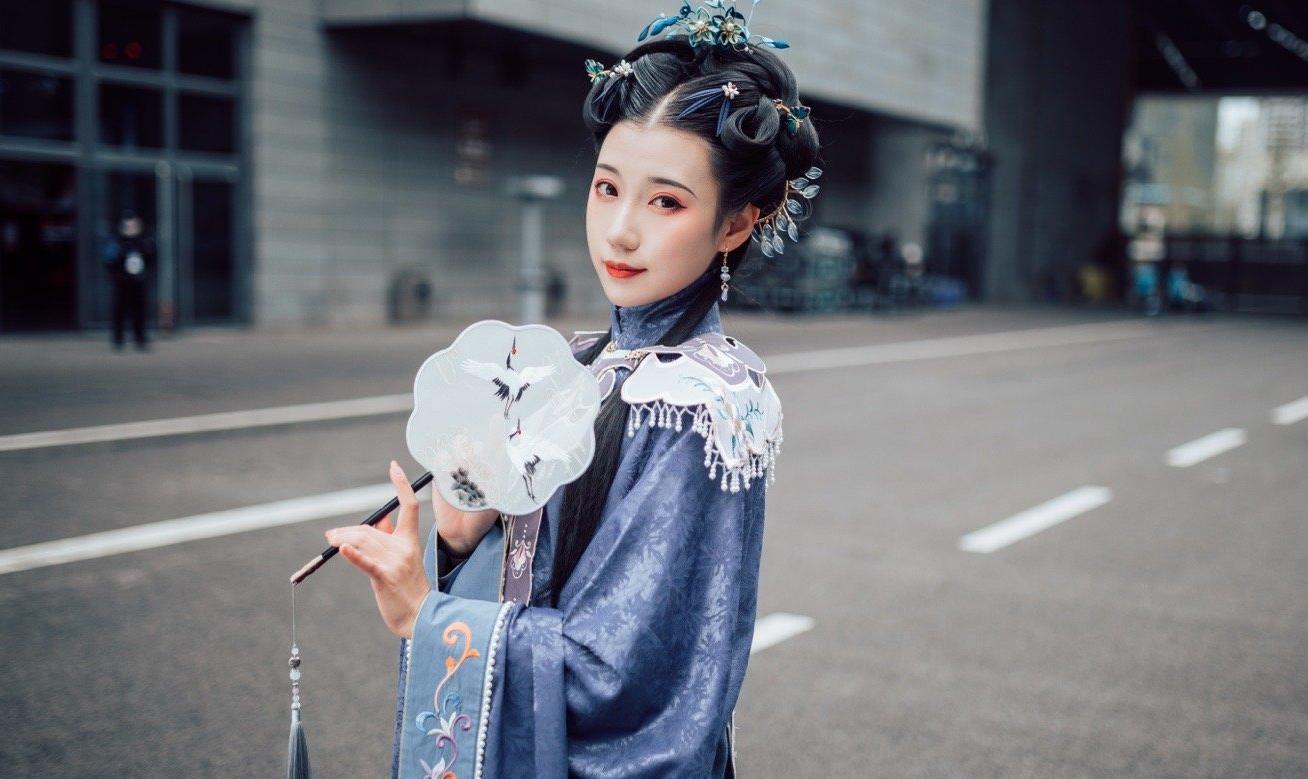 穿汉服拍结婚照有什么讲究吗,汉服结婚证件照头饰有什么要求吗