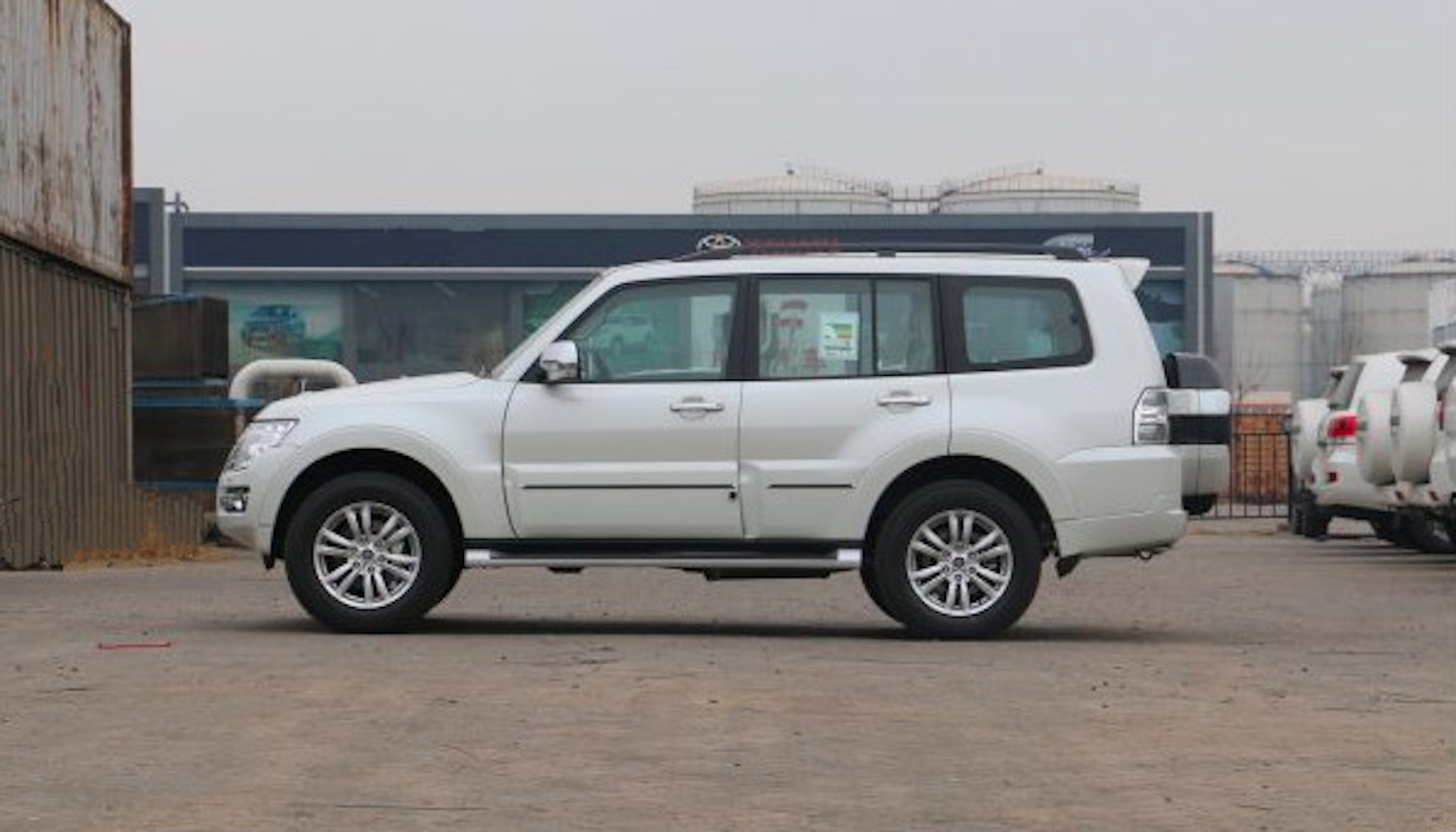 三菱帕杰罗v97哪年停的,三菱帕杰罗v97多少年报废