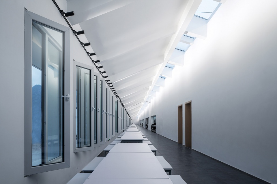 秦岭深处特色餐厅,秦岭山下100米食堂