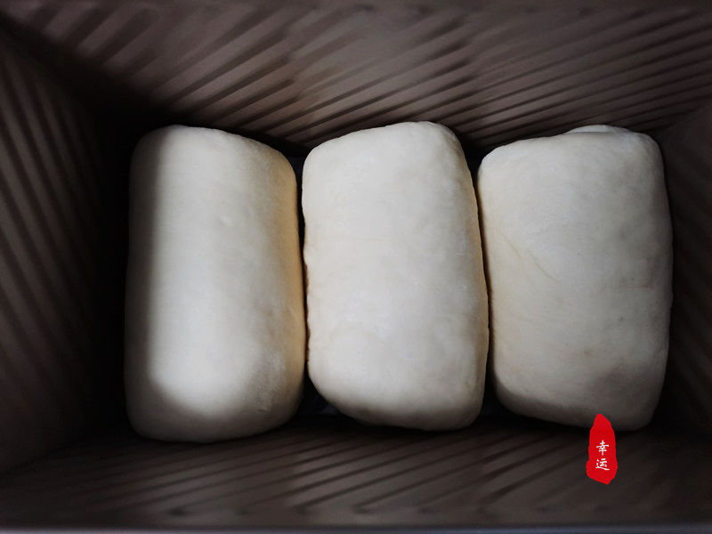 用吐司模具烤吐司做法,用吐司模具怎样做酸奶蛋糕