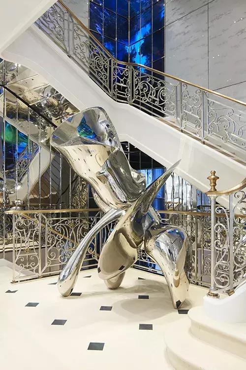 全世界最豪华的奢侈品店楼梯设计，只有大理石才配得上