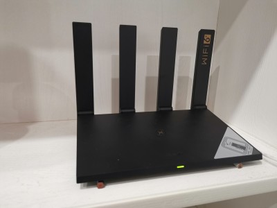 华为ax3pro和小米ax3000哪个好,华为路由器ax3pro对比小米ax3000